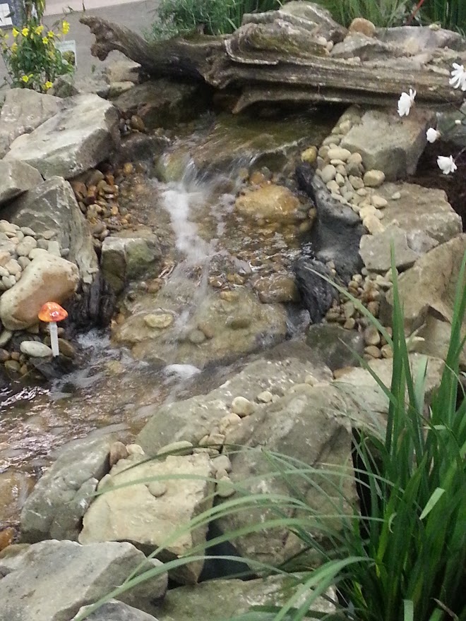 Outdoor Pondless Waterfall